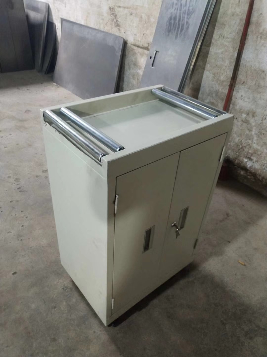 车间工具柜